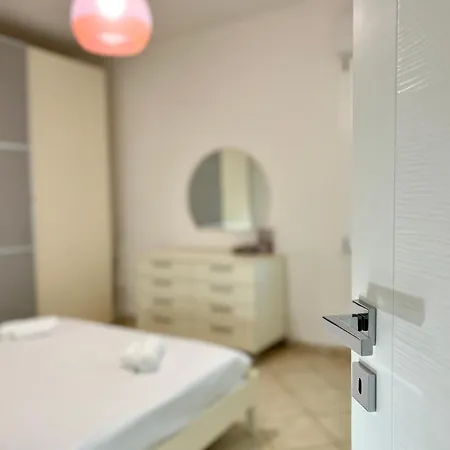 Nura's - Casa Flor Seaside Apartman *