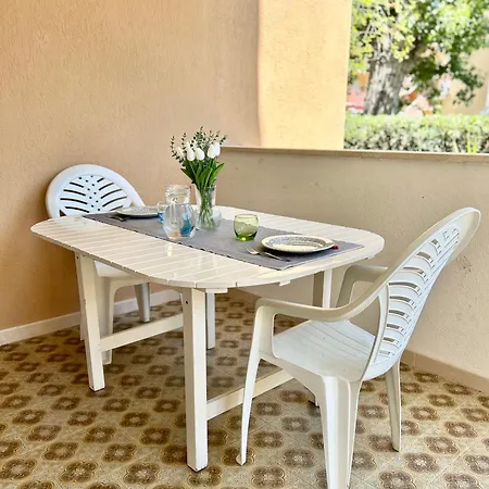 Nura's - Casa Flor Seaside