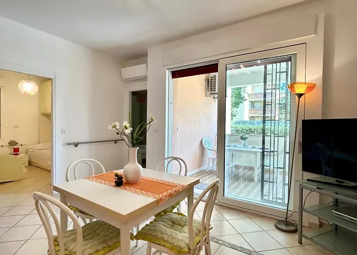 Nura's - Casa Flor Seaside * אלגהרו