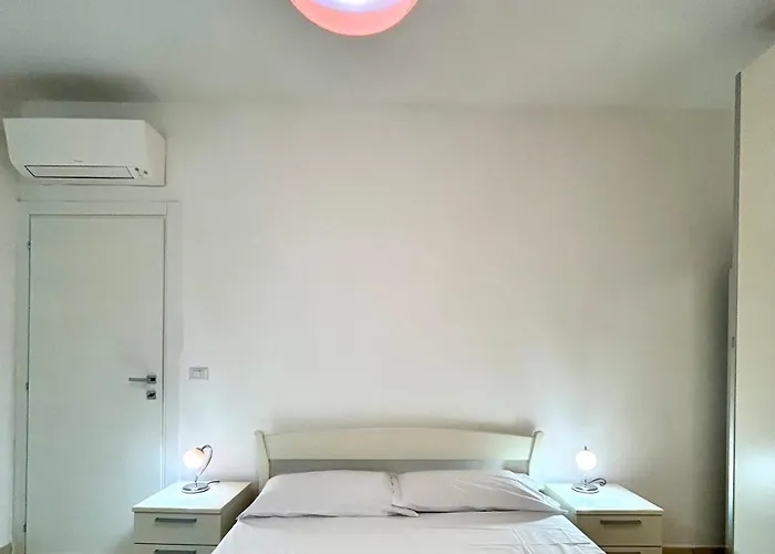 דירה Nura's - Casa Flor Seaside