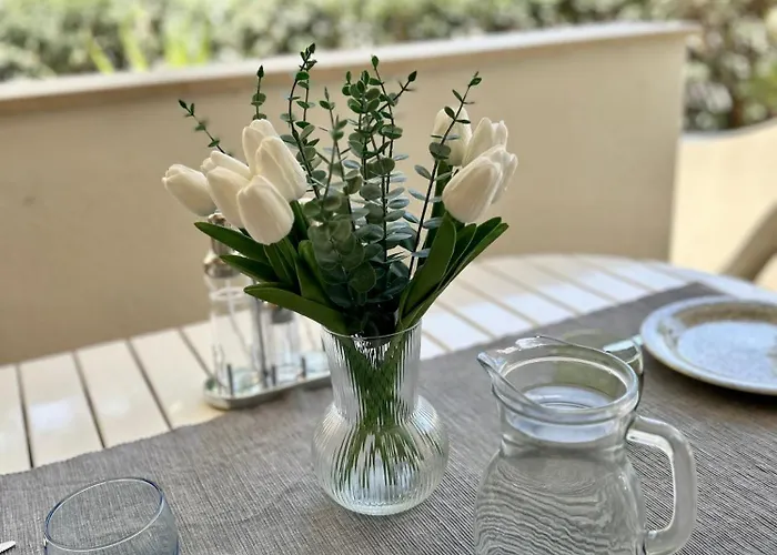 Nura's - Casa Flor Seaside