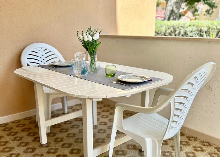 Nura's - Casa Flor Seaside